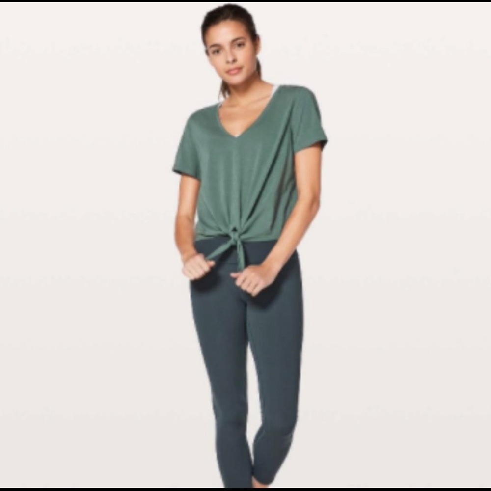 🍋 •lululemon• tie tee